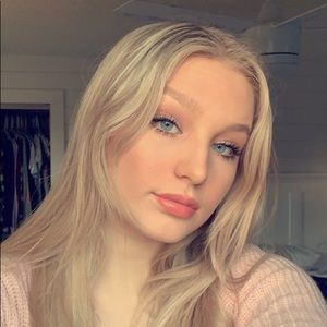 Meet your Posher, Olivia